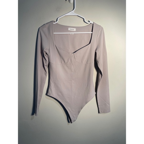 Aritzia Tops - Aritzia Babaton Contour Lange Bodysuit in Opal Grey Sweetheart Neckline Neutral
